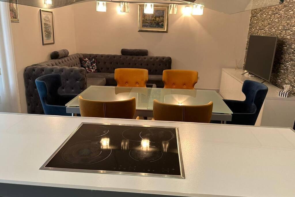 Apartment With Big Terrace Leon Σπλιτ Εξωτερικό φωτογραφία