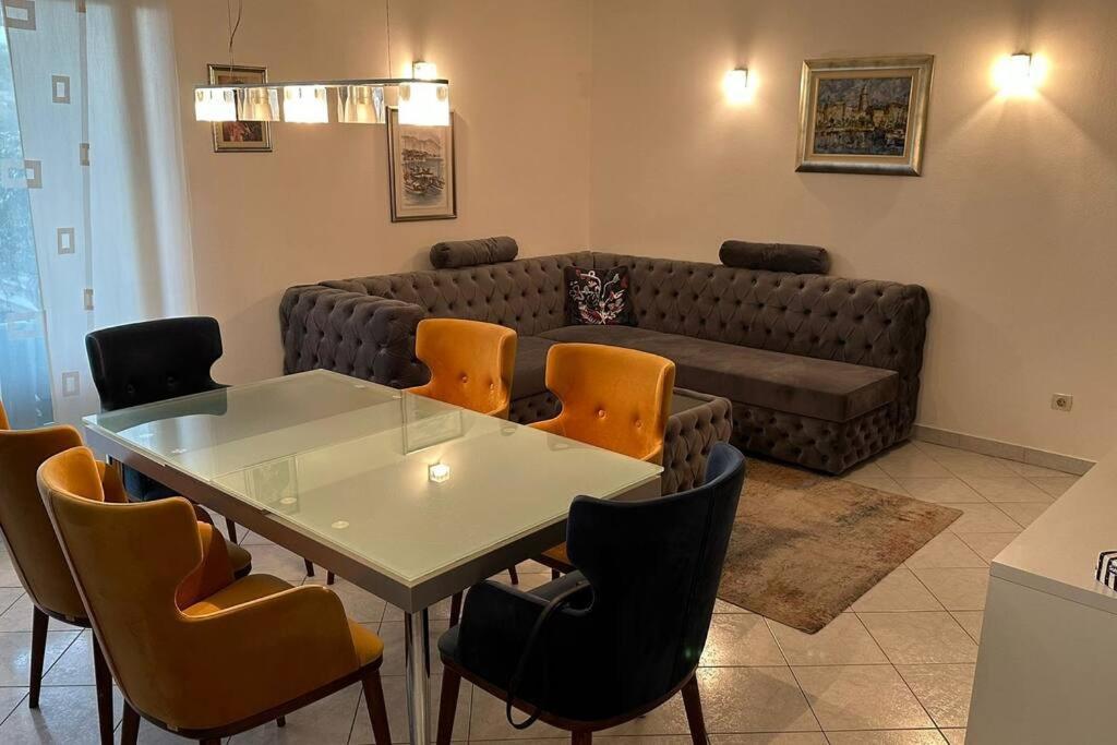 Apartment With Big Terrace Leon Σπλιτ Εξωτερικό φωτογραφία