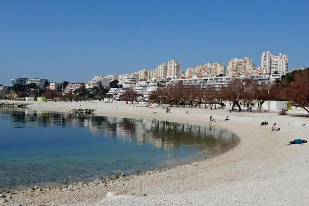 Apartment With Big Terrace Leon Σπλιτ Εξωτερικό φωτογραφία